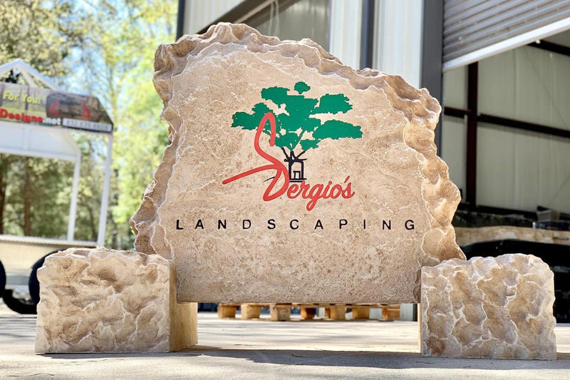 Entrance / Monument Boulders